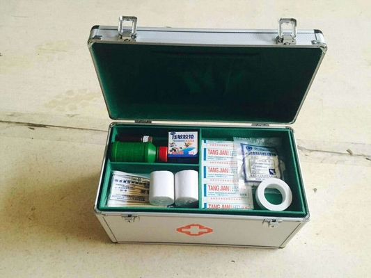 Aluminium First Aid Kit Bag Peralatan Medis Darurat Luar Ruangan Mobil